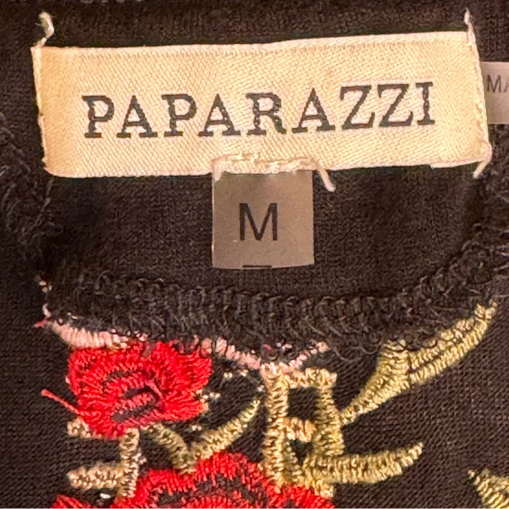 Paparazzi Embroidered Floral Black Top Women’s Size Medium - Picture 2 of 7